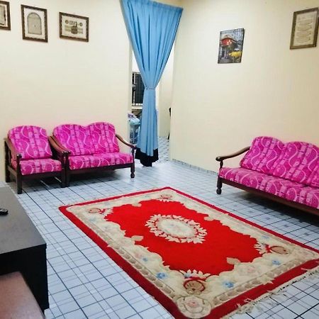 Homestay Bandar Pekan - Musleem Preferred Экстерьер фото