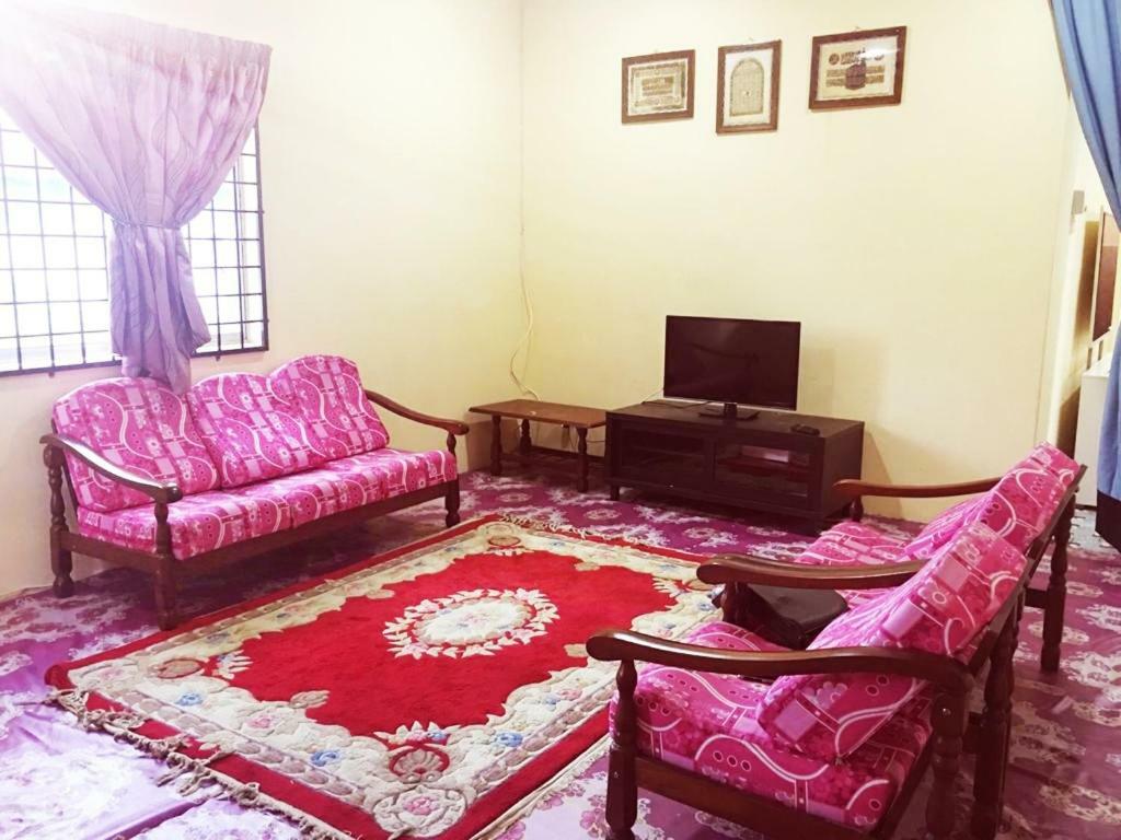 Homestay Bandar Pekan - Musleem Preferred Экстерьер фото